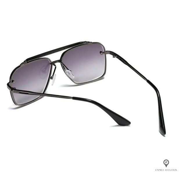 Pilote de Chasse Aviateur avec des Lunettes | Esprit-Aviation
